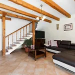 Вилла House With Private Pool Ladybug Milotski Breg