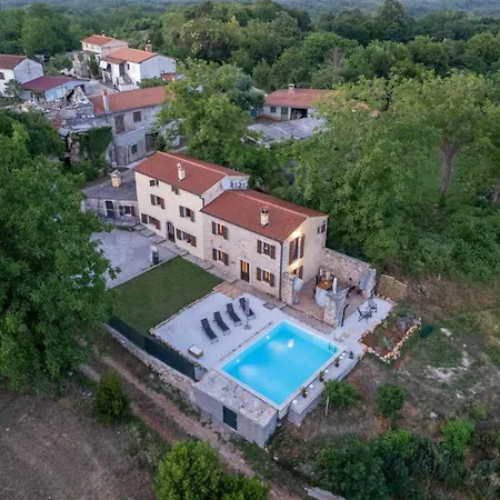 House With Private Pool Ladybug * Milotski Breg