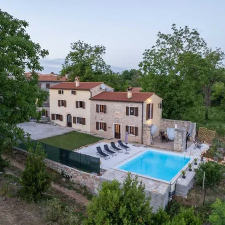 House With Private Pool Ladybug Βίλα *