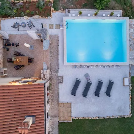 House With Private Pool Ladybug * Milotski Breg