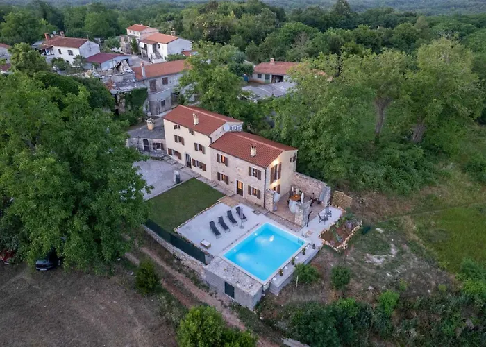 House With Private Pool Ladybug * Milotski Breg