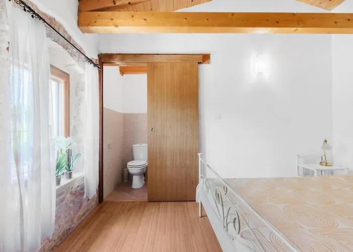 House With Private Pool Ladybug Βίλα Milotski Breg
