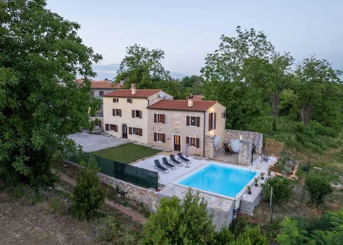 House With Private Pool Ladybug Βίλα *