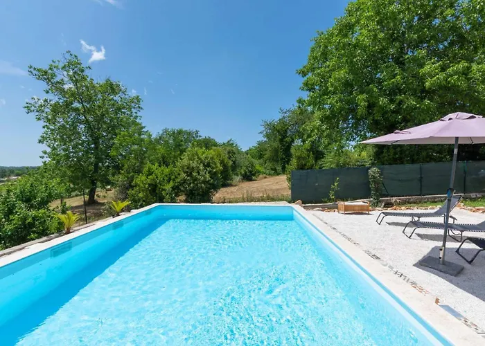 House With Private Pool Ladybug Βίλα Milotski Breg