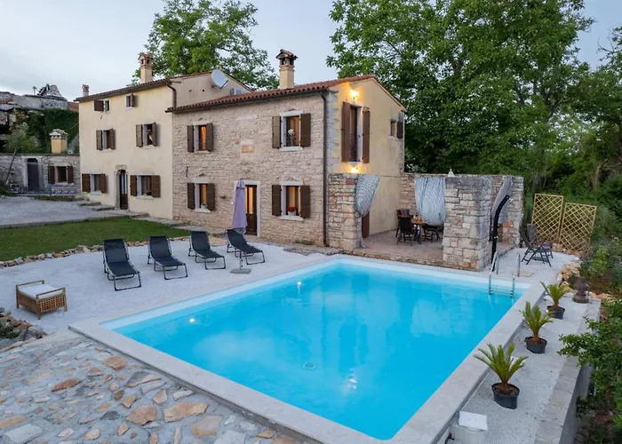 House With Private Pool Ladybug * Milotski Breg