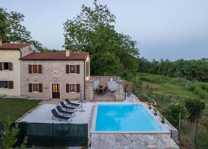 House With Private Pool Ladybug Milotski Breg