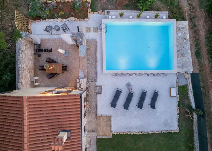 House With Private Pool Ladybug * Milotski Breg