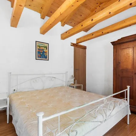 House With Private Pool Ladybug Milotski Breg